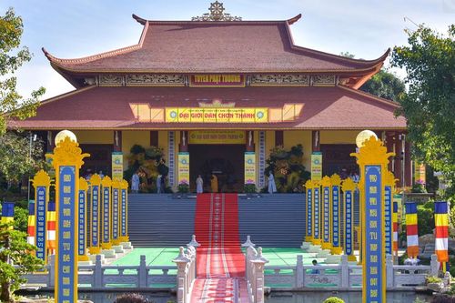 Lâm Đồng: Hơn 1.200 giới tử làm thủ tục nhận phù hiệu tại Đại giới đàn Chơn Thành