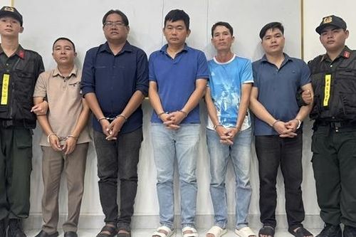 Vận chuyển trái phép hơn 650 tấn hàng hóa dưới vỏ bọc 'xỉ đa kim' qua biên giới
