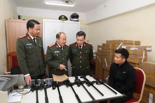 Liên tiếp triệt phá các 'kho súng' trên không gian mạng