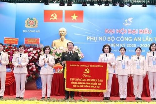 Phụ nữ CAND: Giữ lửa hậu phương, vững vàng tuyến đầu