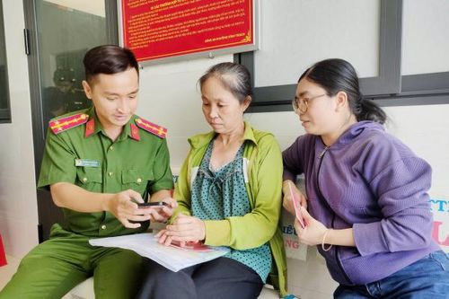 'Chiều thứ Sáu về cơ sở', cách làm hay của Công an phường nơi cực Nam Tổ quốc