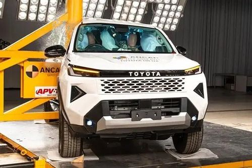 Toyota Hilux 2026 đạt chứng nhận an toàn 5 sao ANCAP
