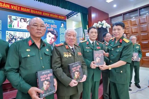 'Tình yêu trong chiến tranh' qua những trang sách mới