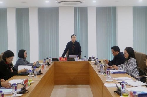 Nghiệm thu đề tài 'Nghiên cứu tạo sản phẩm mỹ phẩm làm đẹp da từ vỏ quả dẻ Trùng Khánh'