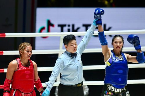 Cập nhật SEA Games 33 hôm nay 17/12: Trọng tài khiến tuyển nữ Việt Nam trượt HCV