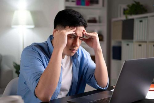 'Bơ đẹp' tin nhắn giao việc vặt ngoài giờ, tôi bị sếp bêu riếu là EQ thấp