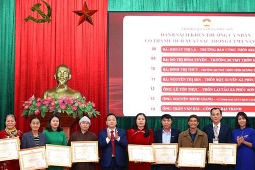 'Bà đỡ' cho giảm nghèo bền vững ở Phúc Sơn