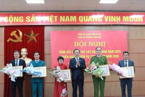 Phường Lĩnh Nam: Khen thưởng nhiều tập thể, cá nhân trong công tác xây dựng Đảng