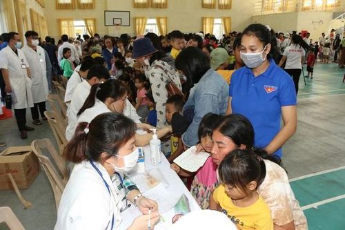 TP Huế: Đảm bảo mọi người dân được tiếp cận dịch vụ y tế cơ bản, góp phần giảm nghèo bền vững