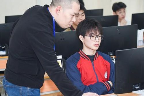 Thi đánh giá tư duy từ lớp 10,11 – xu hướng mới trong hành trình 'tìm vé' vào đại học