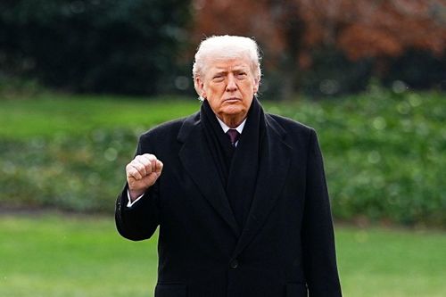 Tỷ lệ ủng hộ ông Trump gần chạm đáy trong nhiệm kỳ