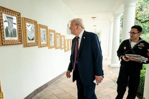 Ông Trump 'gây sốc' tại Nhà Trắng