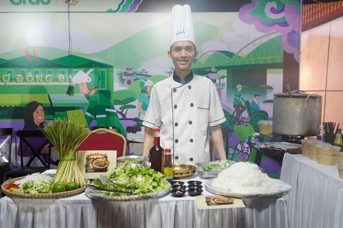 Khai mạc Liên hoan Ẩm thực và đón nhận danh hiệu di sản tri thức dân gian Bún bò Huế