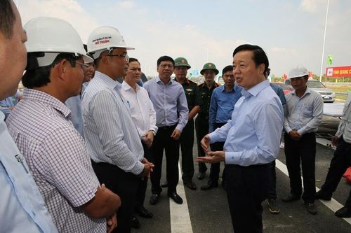 Phó Thủ tướng Trần Hồng Hà thị sát toàn tuyến cao tốc Cần Thơ-Cà Mau trước giờ khánh thành, thông xe kỹ thuật
