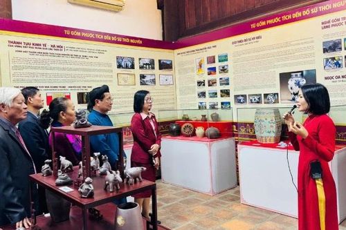 Khám phá vẻ đẹp gốm Việt từ Thăng Long đến Phú Xuân