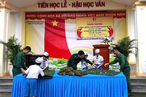 Các đơn vị Bộ đội Biên phòng tỉnh Quảng Ngãi tuyên truyền cho hơn 2.000 học sinh về truyền thống Quân đội