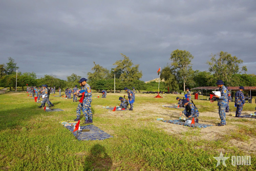 Trung tâm Huấn luyện Vùng 4 Hải quân kiểm tra '3 tiếng nổ' cho học viên