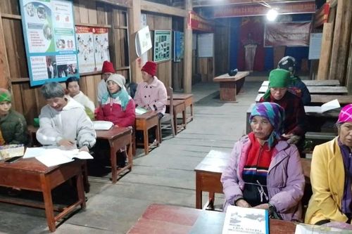 Khi người lớn tuổi học chữ