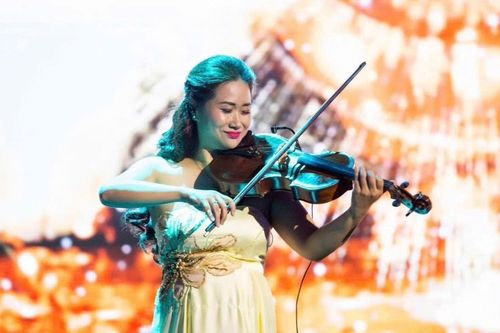 Nghệ sĩ viola quốc tế Nguyệt Thu mang tiếng đàn lan tỏa yêu thương
