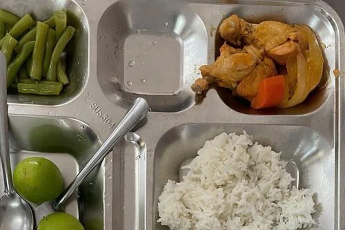 Trường THPT Trưng Vương lên tiếng về 'suất ăn bán trú ít ỏi'