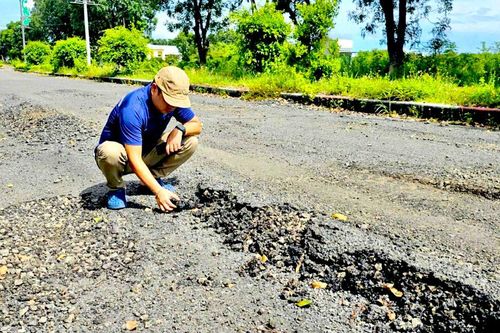 Kiểm tra dấu hiệu vi phạm của nguyên Giám đốc Ban Quản lý dự án bị tố 'rút ruột' đường