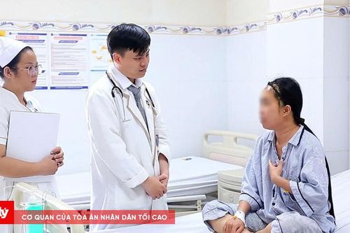 Người phụ nữ có khối u não to như trứng gà