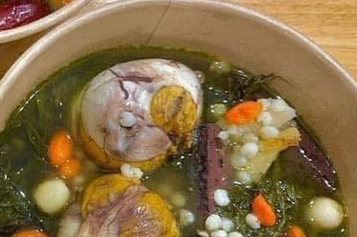 Tiết hầm ngải cứu, trứng vịt lộn hút khách, tiến sĩ lưu ý 6 nhóm người nên tránh