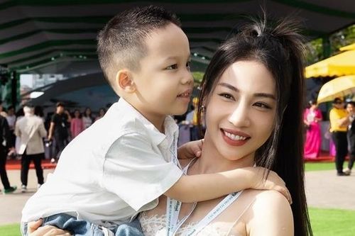 Góc khuất làm mẹ đơn thân, áp lực đến bật khóc của ca sĩ Việt cao 1m47