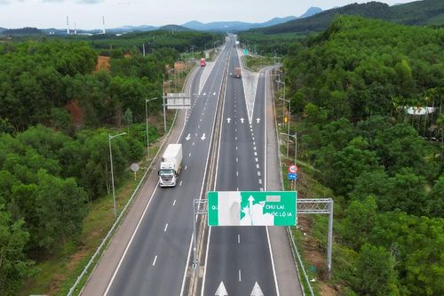 Cục CSGT chỉ ra bất cập, phải giảm tốc độ trên cao tốc Đà Nẵng – Quảng Ngãi?