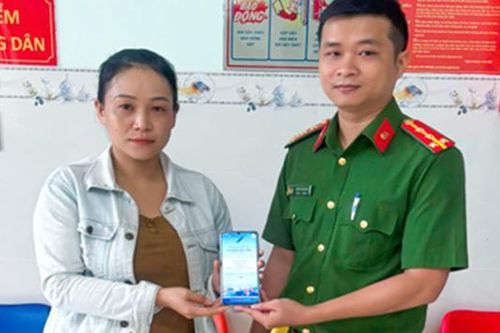 Nhận được 542 triệu từ người lạ, chị Phạm Thị Thanh Nguyệt lập tức báo công an