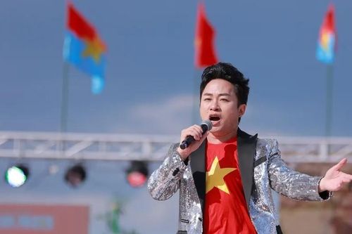 Sao Việt vỡ òa, rơi nước mắt khi U22 Việt Nam vô địch SEA Game 33