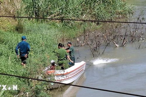 Tây Ninh: Phát hiện thi thể 2 bé gái bên bờ sông ở xã Cần Giuộc