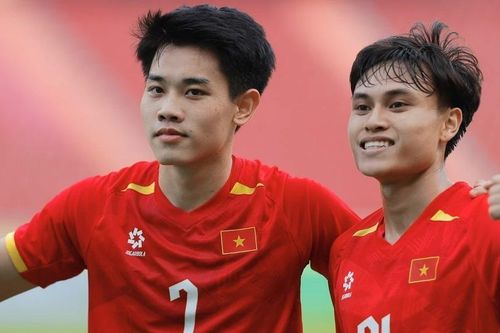 Trực tiếp U22 Việt Nam vs U22 Thái Lan: Đình Bắc đá cặp cùng Viktor Lê