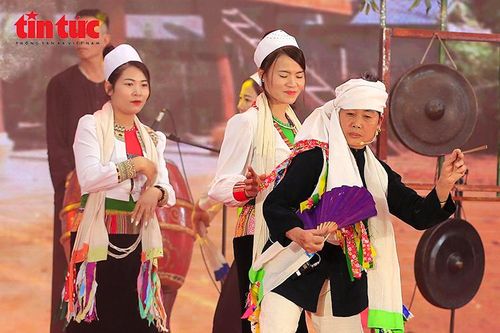 Người Mường ở Đoan Kết tái hiện lễ hội 'Ăn Trường'