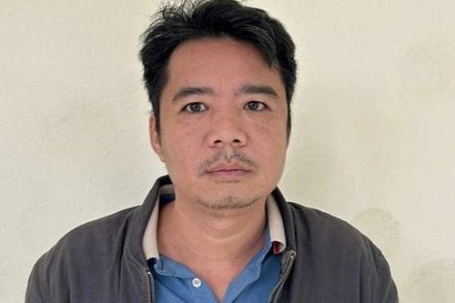 Khởi tố đối tượng chém vỡ đầu bạn vì bị trêu 'chưa có vợ'