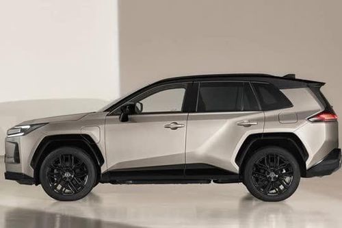 Toyota trình làng SUV hybrid, giá hơn 760 triệu đồng, so kè với Mazda CX-5