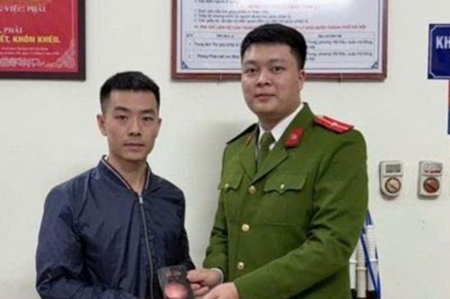 Đánh rơi tài sản quý giá, thanh niên xúc động với cái kết bất ngờ
