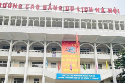 Từ vụ ăn chặn tiền A80: Khi sinh viên dám phản biện