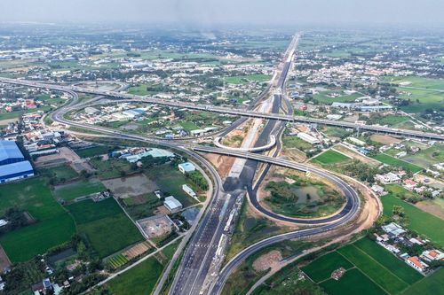 Cận cảnh nút giao Mỹ Yên nối 3 cao tốc trước ngày thông xe tại TP.HCM