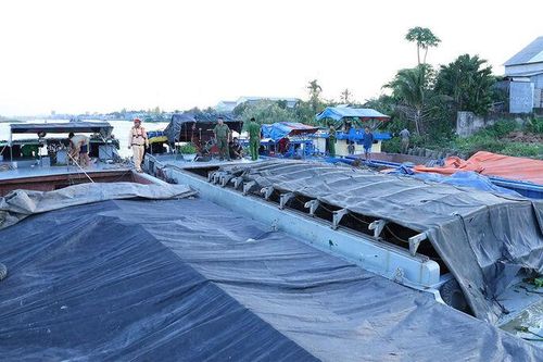 An Giang: Bắt 7 tàu vận chuyển khoáng sản không hóa đơn, chứng từ