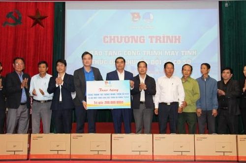 Tỉnh đoàn Bắc Ninh: Trao tặng công trình 'Kết nối số - nâng bước em tới trường' và 'Xã thông minh, thôn số hóa'