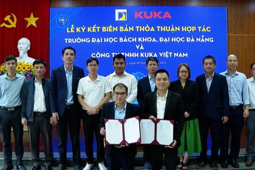 Trường Đại học Bách khoa ký kết hợp tác lĩnh vực đào tạo và nghiên cứu robot công nghiệp
