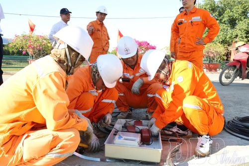 Đảm bảo cấp điện hai nguồn song song cho Lễ hội Ném còn và Lễ khánh thành các công trình trọng điểm