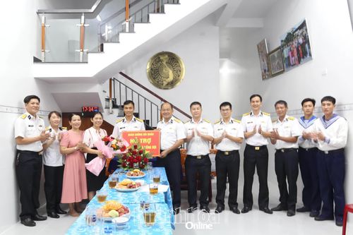 Phòng Hậu cần - Kỹ thuật Vùng 4 Hải quân khánh thành và bàn giao 'Nhà đồng đội'