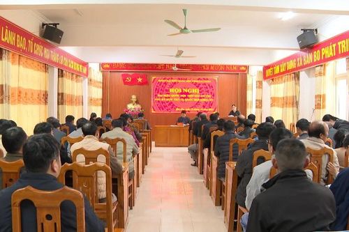 Tiếp xúc cử tri tại xã Bản Bo