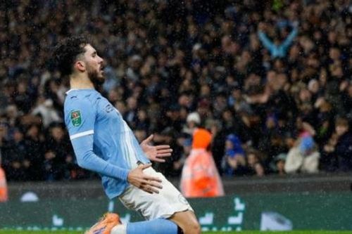 Rayan Cherki tái hiện Haaland, đưa Man City vào bán kết EFL Cup