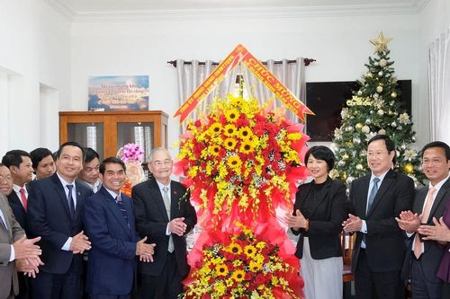 Phó Bí thư Tỉnh ủy Lâm Đồng Phạm Thị Phúc chúc mừng Giáng sinh 2025 đồng bào Tin Lành