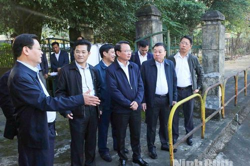 Đồng chí Bí thư Tỉnh ủy Đặng Xuân Phong khảo sát quy hoạch các dòng sông cổ trên địa bàn tỉnh