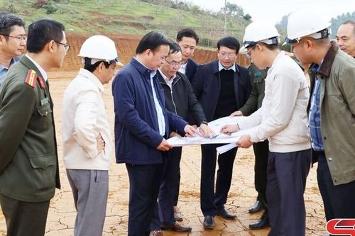 Phó Chủ tịch Thường trực UBND tỉnh kiểm tra dự án trường nội trú liên cấp tại các xã biên giới
