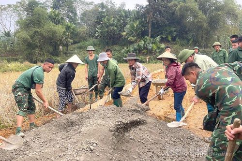 Trung đoàn 148 tổ chức hành quân dã ngoại làm công tác dân vận tại xã Tân Mỹ
